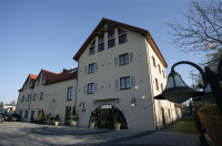 Villa Estera**** Hotel & Restauracja