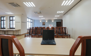 sala konferencyjna od dziedzińca #3
