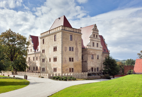 XVI-wieczny zamek i 12 hektarów idyllicznej posiadłości - zorganizuj event w Uroczysku Siedmiu Stawów!