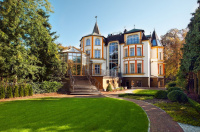 Grape Hotel & Restaurant