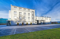 HOTEL & RESTAURACJA FENIKS***