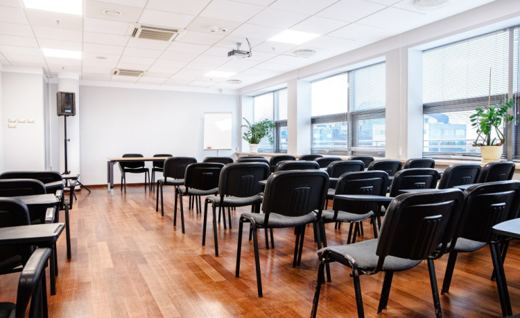 Lingwistyczna Szkoła Wyższa w Warszawie sala konferencyjna Warszawa