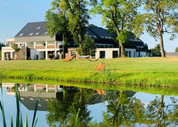 NATURAL HOTEL - EKOLOGICZNY HOTEL z PLAŻĄ NA WYSPIE